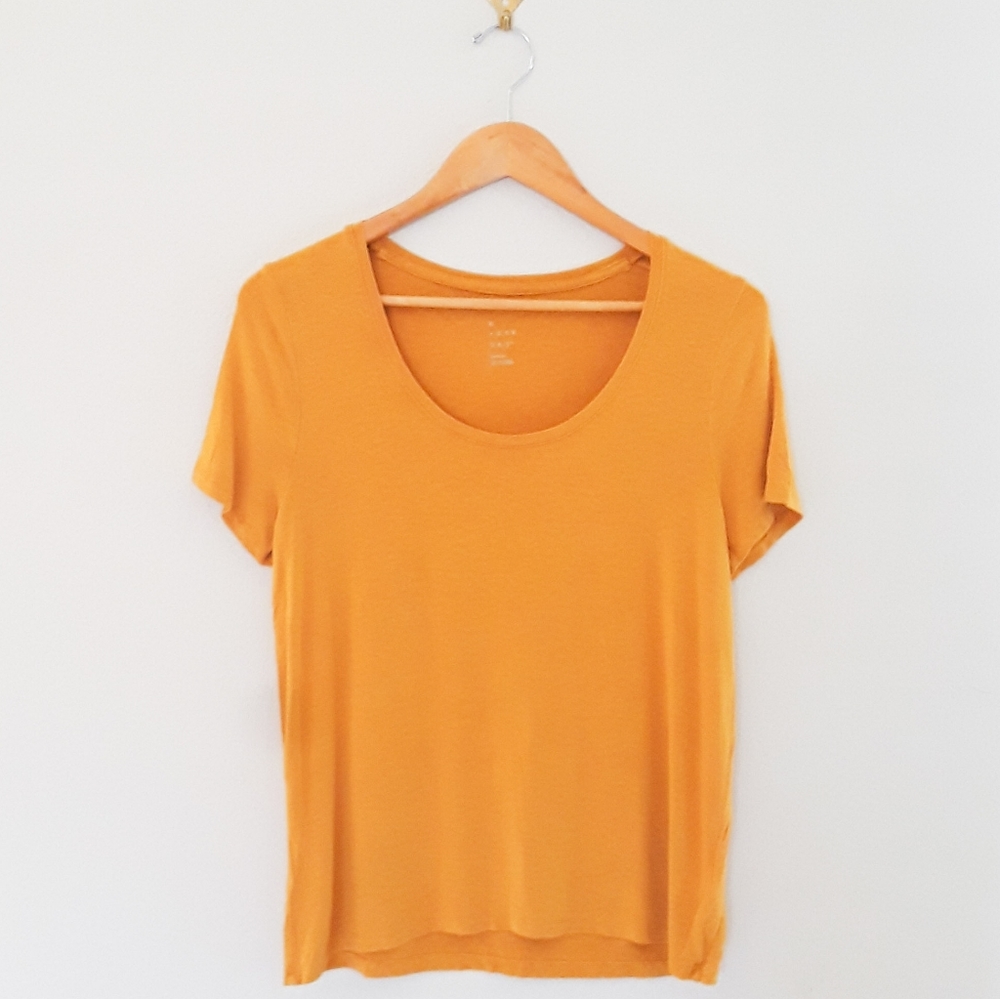 Mustard scoop neck tee